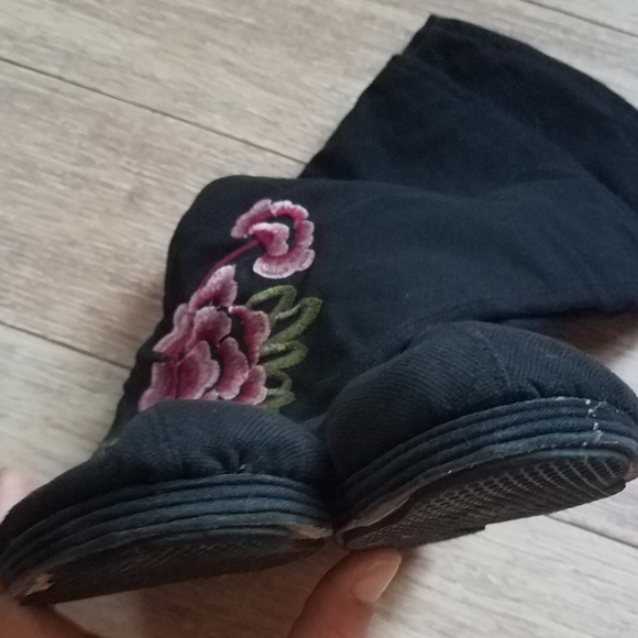 Embroidered Boots - Picture 4 of 12